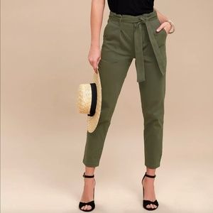 NWOT Chic Olive Green Tie-Waist Cropped Pants